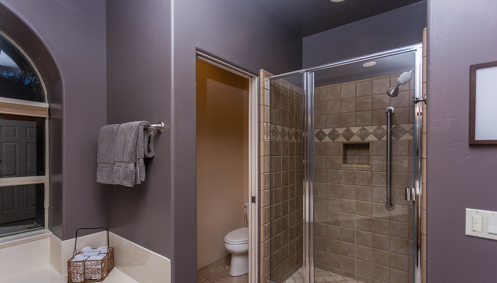 En suite walk-in shower and water closet